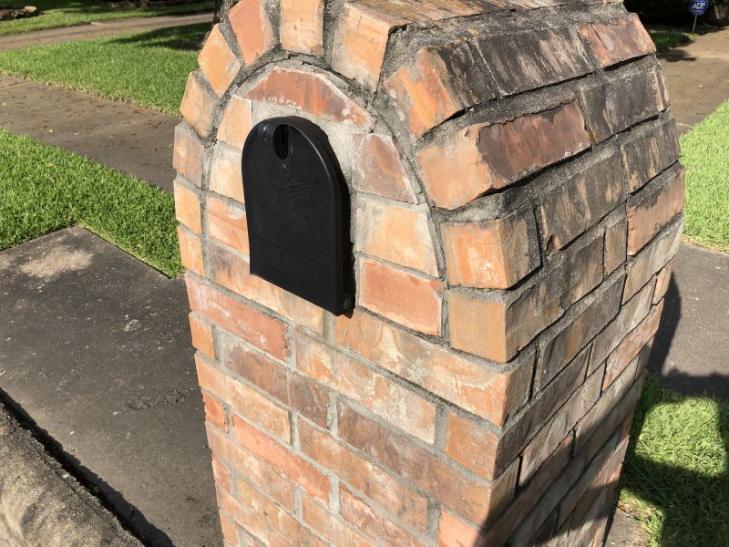 Brick Mailbox with Lighting